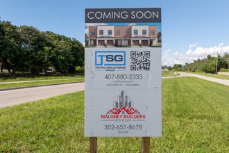 Sunset Lakes Townhomes in Ft. Myers, FL - Building Photo - Other