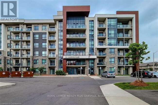 property at 101-101 Shoreview Pl