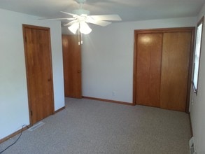 1205 Royal Dr in Cedar Falls, IA - Building Photo - Building Photo