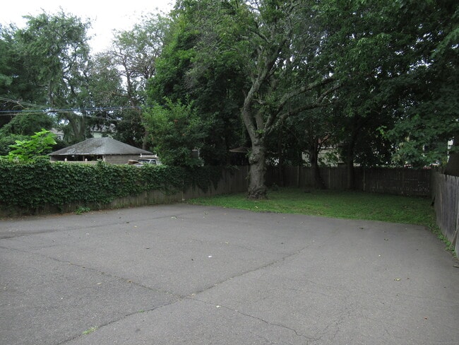 787 Brewster St in Bridgeport, CT - Building Photo - Building Photo