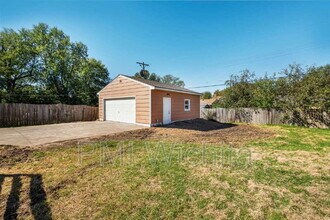 1147 Inverness Dr in Wichita, KS - Building Photo - Building Photo