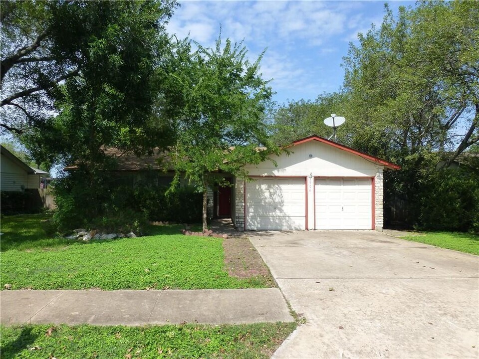 3906 Rolling Hill in Round Rock, TX - Building Photo