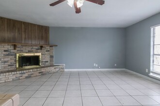 211 Bluffview Dr in Mesquite, TX - Building Photo - Building Photo