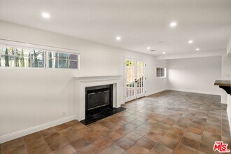 15005 Killion St in Los Angeles, CA - Building Photo - Building Photo