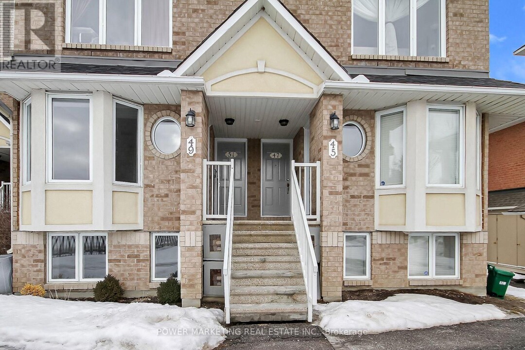 45 Waterbridge Dr in Ottawa, ON - Building Photo
