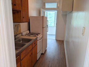 1405 W Jarvis Ave in Chicago, IL - Building Photo - Building Photo