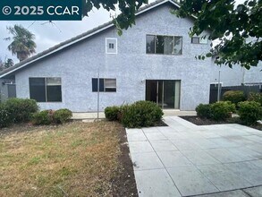 121 Knightsbridge Ct in American Canyon, CA - Building Photo - Building Photo