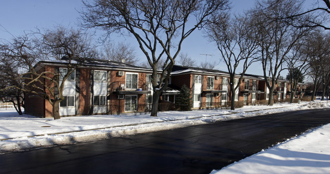 Brandenberry Park Condominiums in Arlington Heights, IL - Building Photo - Building Photo