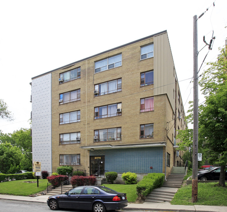 4070 Old Dundas St in Toronto, ON - Building Photo