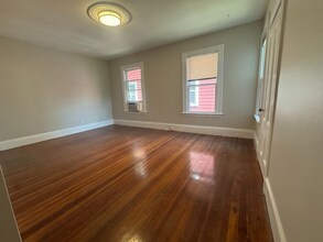 30 Carver St, Unit 2 in Cambridge, MA - Building Photo - Building Photo