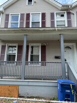 49 Sedgewick St in Bridgeport, CT - Building Photo