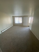 Westwinds Apartments in Mercer Island, WA - Building Photo - Interior Photo