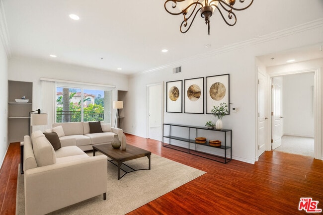 property at 3328 Oakhurst Ave