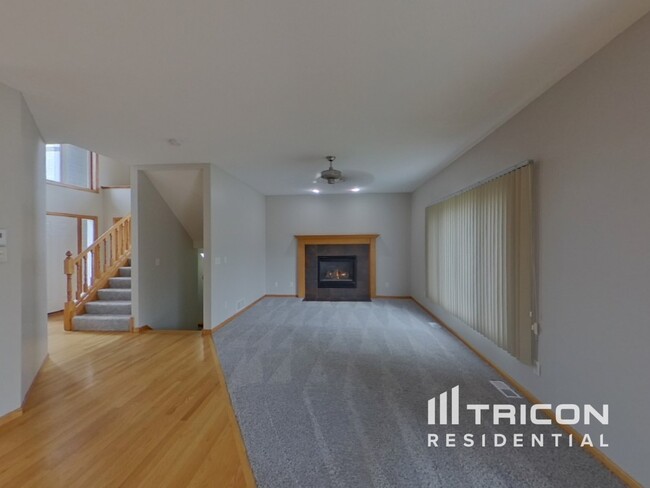10661 Golden Eagle Trail in Woodbury, MN - Building Photo - Building Photo