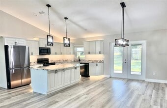 6889 SW 179th Ct Rd in Dunnellon, FL - Building Photo - Building Photo