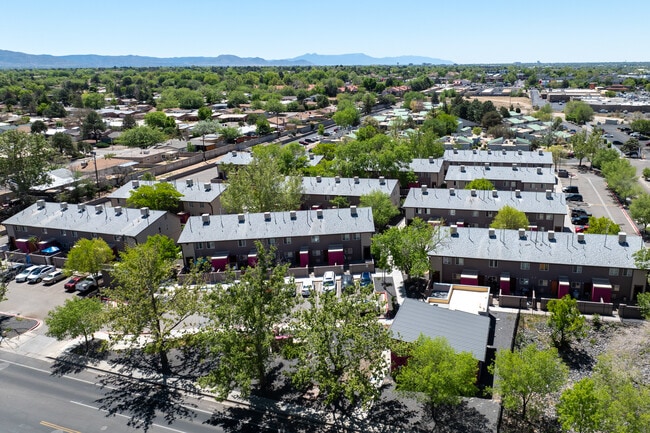 Harper Apartments in Albuquerque, NM - Building Photo - Building Photo