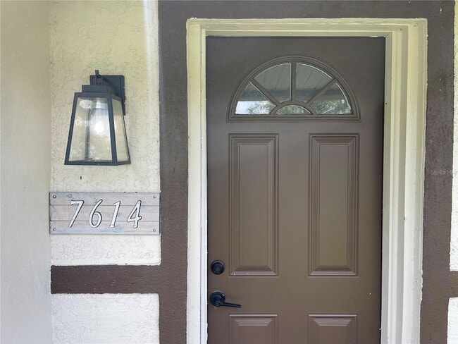 7614 Alvina St in Tampa, FL - Building Photo - Building Photo