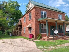 110 E Woodlawn Ave in Sikeston, MO - Building Photo