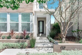 120 Riverbend in Lake Forest, CA - Building Photo - Building Photo