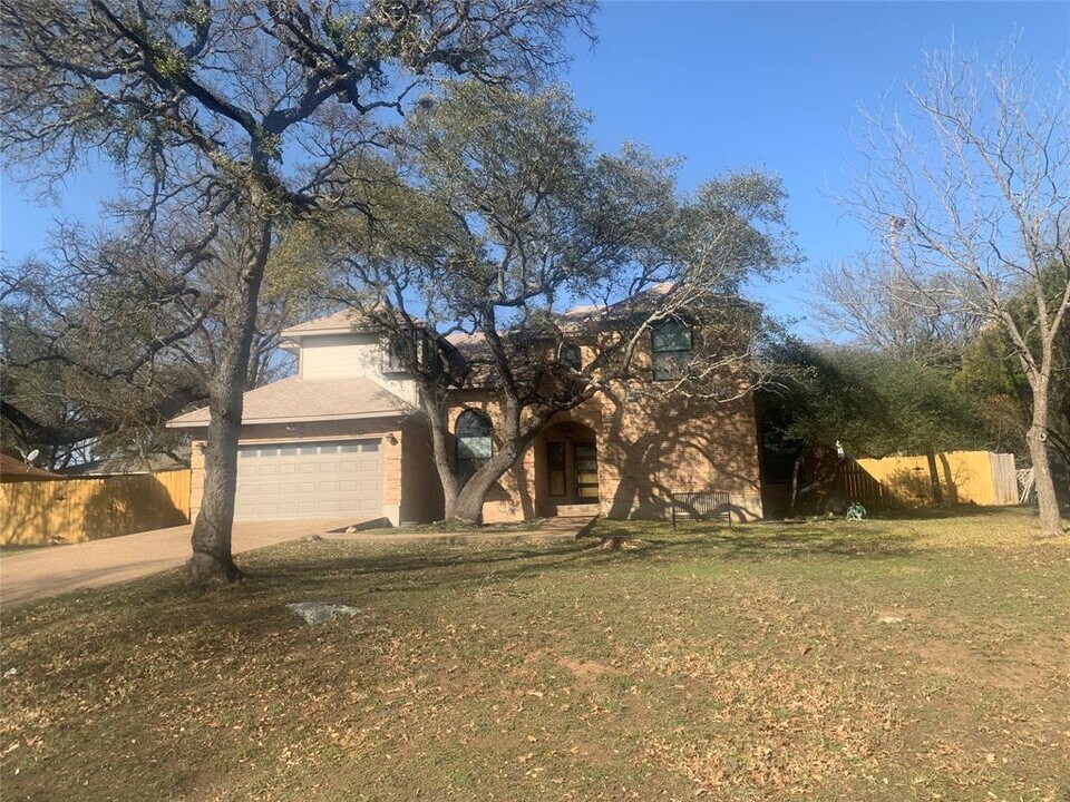 8310 Saber Creek Trail in Austin, TX - Building Photo