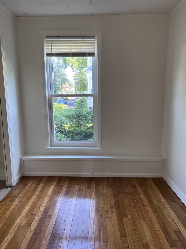 15 Lamb St, Unit 1 in South Hadley, MA - Building Photo - Building Photo