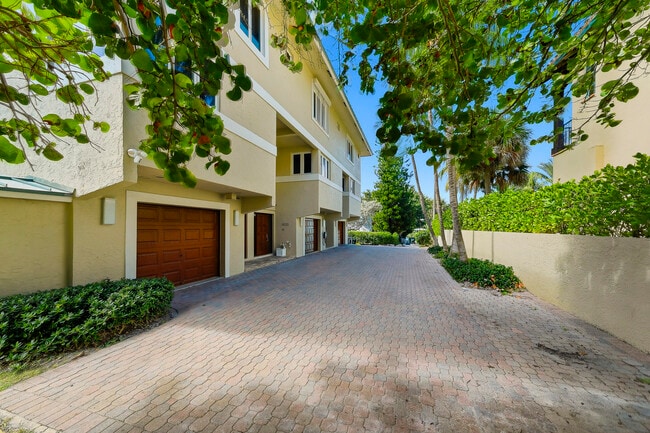 4535 Coquina Rd in Boynton Beach, FL - Building Photo - Building Photo
