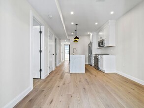 48 Woodward St, Unit #2 in Boston, MA - Building Photo - Building Photo