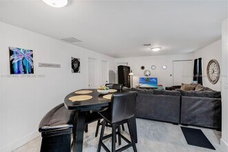 219 NW 7th Ct in Hallandale Beach, FL - Building Photo - Building Photo