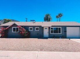 11607 N 21st Ave in Phoenix, AZ - Building Photo