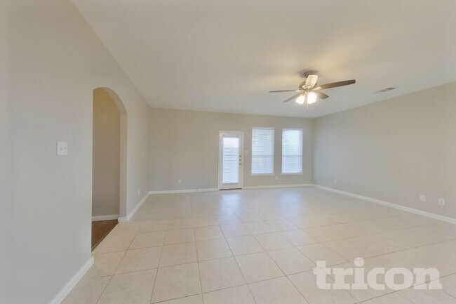 714 Shady Meadow Ln in Glenn Heights, TX - Foto de edificio - Building Photo