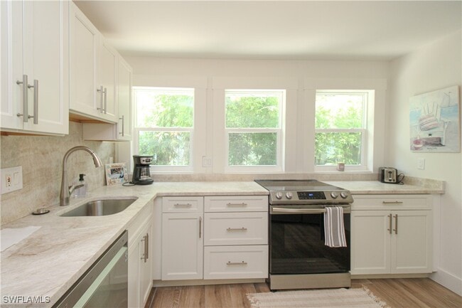 property at 1325 Gordon Dr