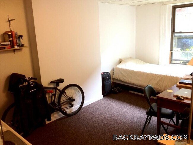 405 Beacon St, Unit C in Boston, MA - Building Photo - Building Photo