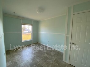 8086 Heck Dr in North Fort Myers, FL - Building Photo - Building Photo