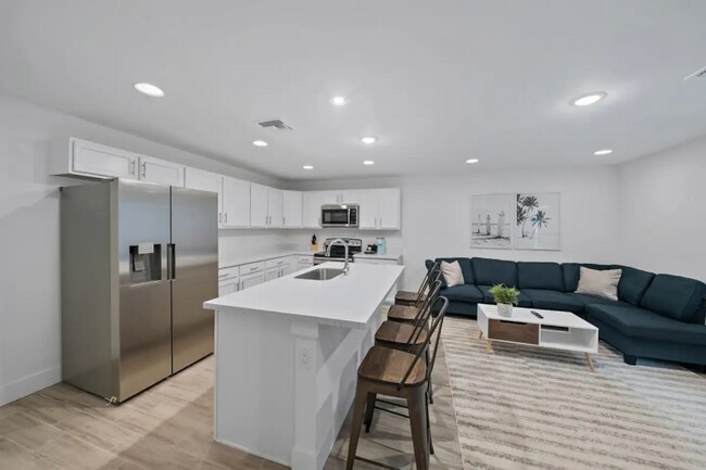 509 Lilac Ct in West Palm Beach, FL - Building Photo - Building Photo