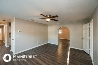 2436 Lourdes Dr W in Jacksonville, FL - Foto de edificio - Building Photo