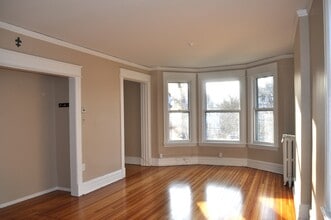 44 N Pine Ave, Unit 2nd Floor Front in Albany, NY - Foto de edificio - Building Photo