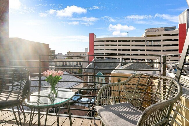 611 Commerce St in New Orleans, LA - Building Photo - Building Photo