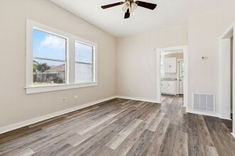 4200-4202 5th St in Marrero, LA - Foto de edificio - Building Photo