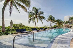 6799 Collins Ave, Unit 1101 in Miami, FL - Building Photo