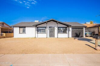 5948 W Holly St in Phoenix, AZ - Building Photo - Building Photo