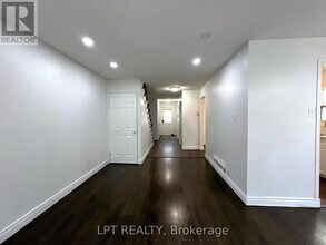 93 Martindale Crescent in Brampton, ON - Building Photo - Building Photo