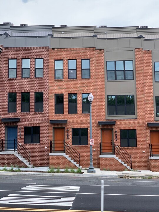 5515 South Dakota Ave NE in Washington, DC - Building Photo