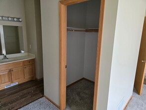 11683 Alpine Dr in Monticello, MN - Building Photo - Building Photo