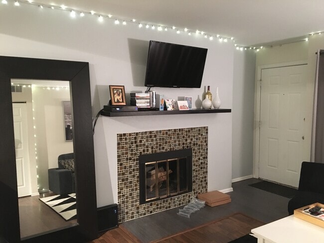 property at 20 S Boulder Cir