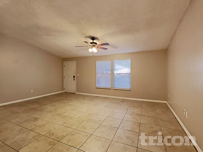 1314 Oakcrest Dr in Brandon, FL - Building Photo - Building Photo