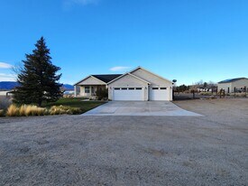 631 Appaloosa Ln in Gardnerville, NV - Building Photo