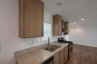 2627 S Lamb Blvd in Las Vegas, NV - Foto de edificio - Building Photo