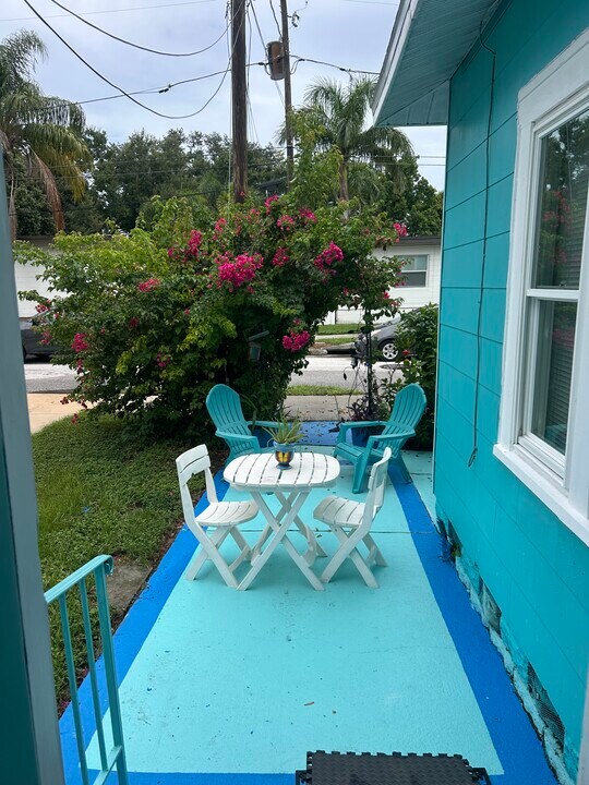 914 8th St N, Unit STUDIO in St. Petersburg, FL - Foto de edificio