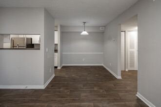 1070 Main Apartments in Hendersonville, TN - Building Photo - Interior Photo