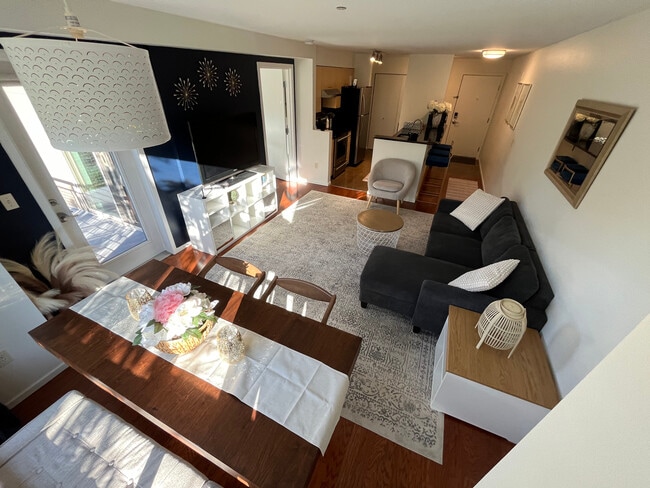 412 11th Ave, Unit 403 in Seattle, WA - Building Photo - Building Photo